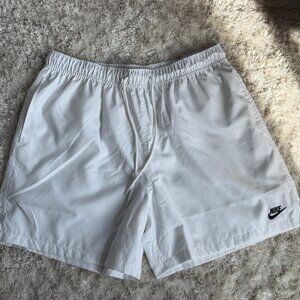 NWT Nike Shorts Men's LARGE Club Flow French Terry White Standard Fit Sweats 5"
